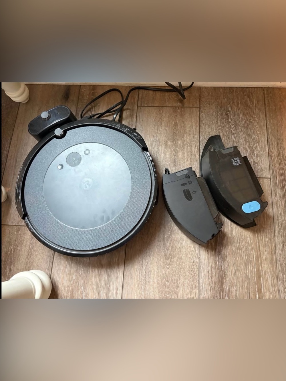Roomba Robot Wet/Dry Vacuum Cleaner with Mop Attachment in Black and Gray